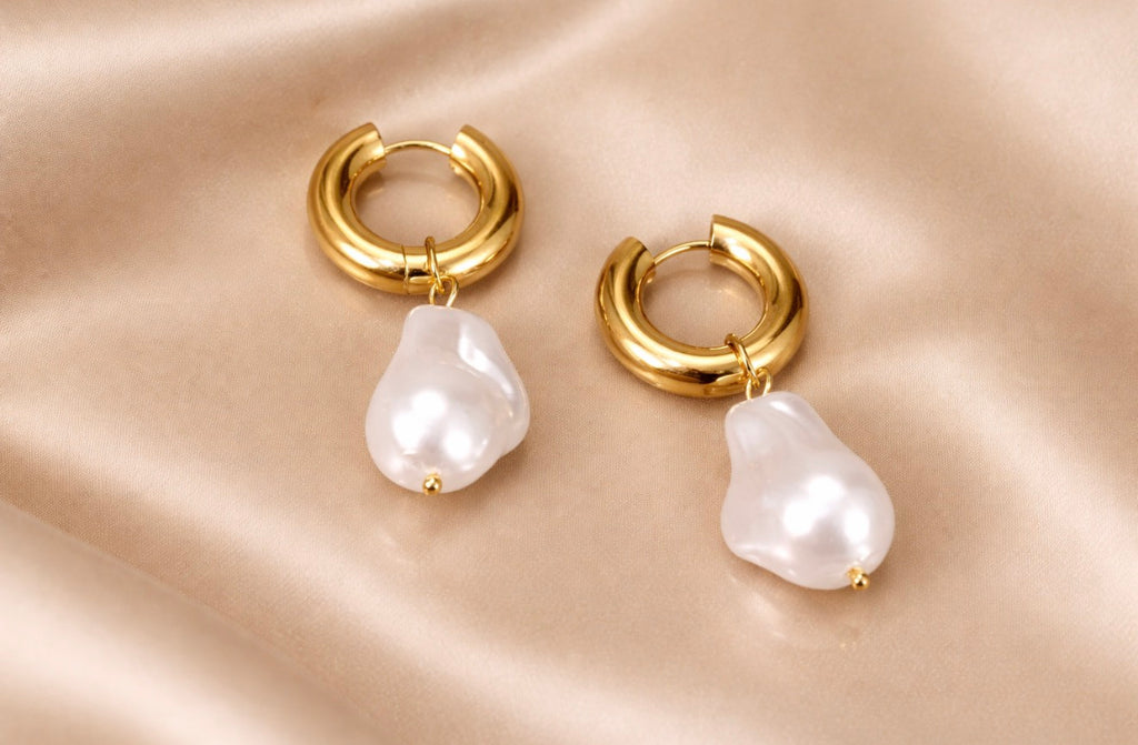 Amara Pearl Earring