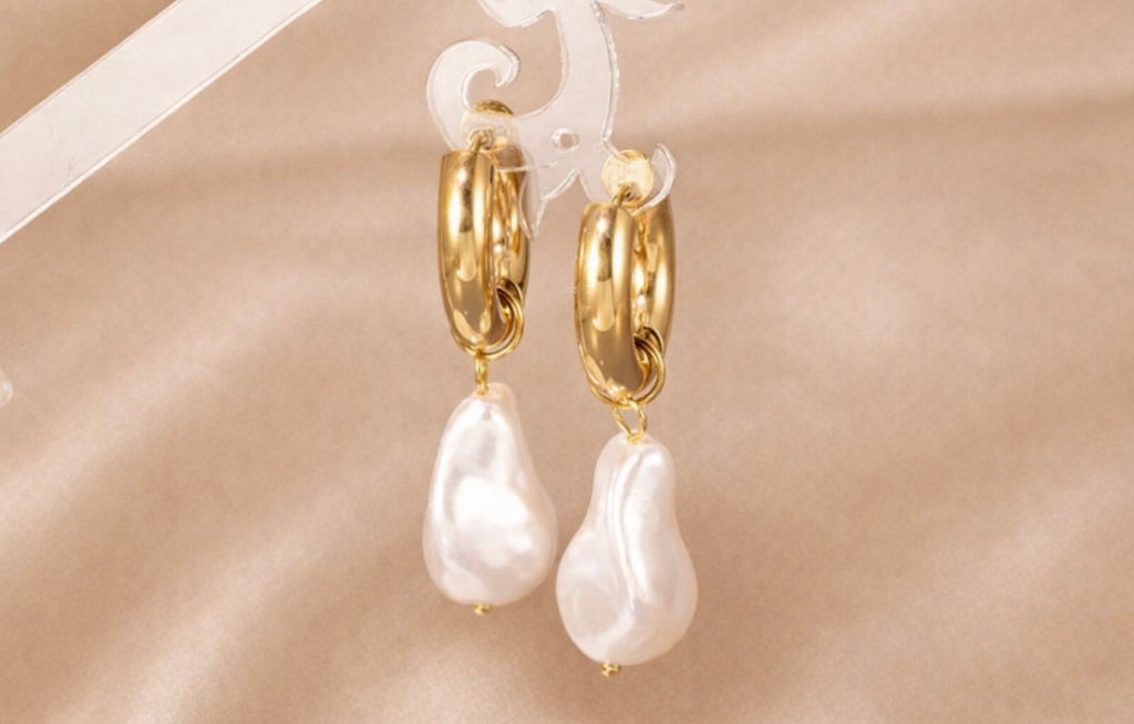 Amara Pearl Earring