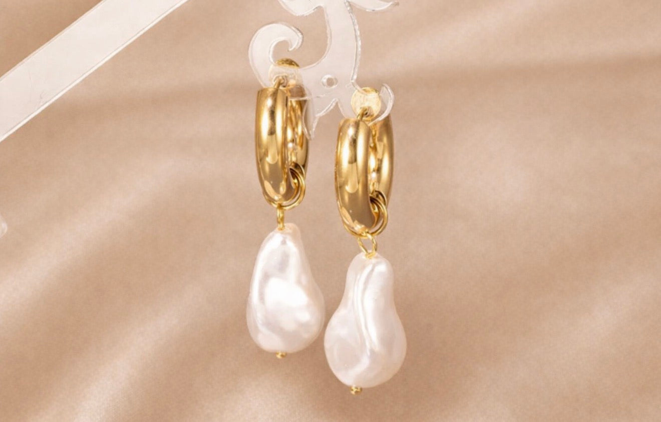 Amara Pearl Earring